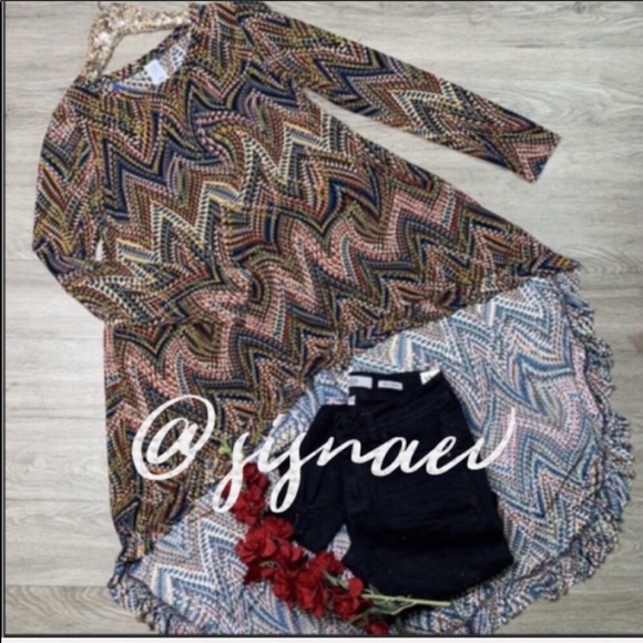 🆕•SOLD•Chevron Print High Low• - Picture 3 of 4